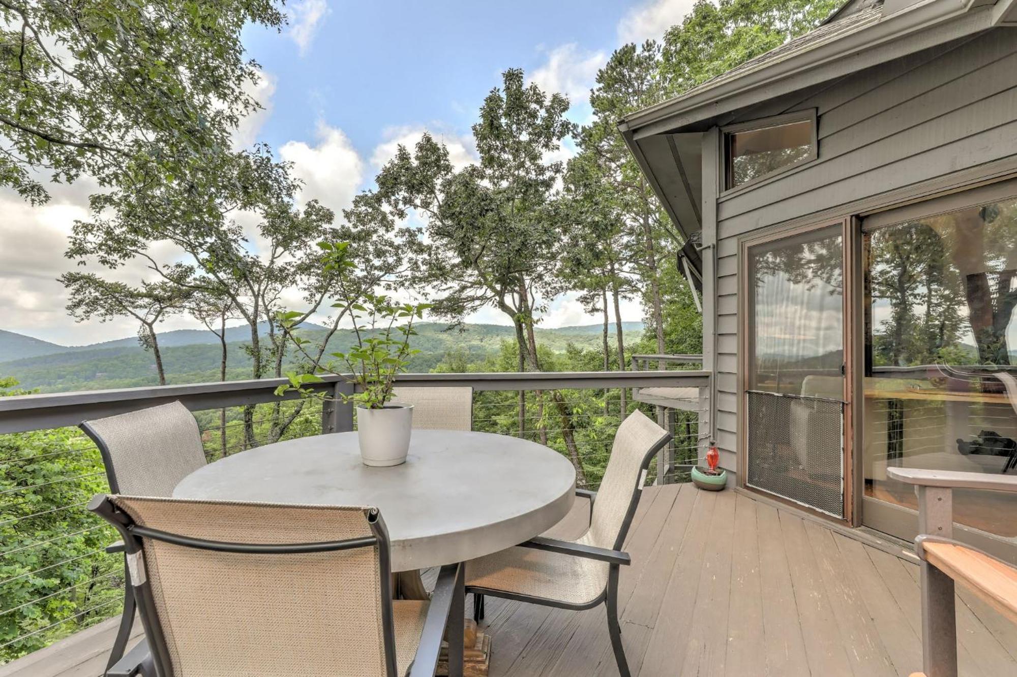 Falken Haus - Relax In Seclusion With Panoramic Lake Views Jasper Exterior photo