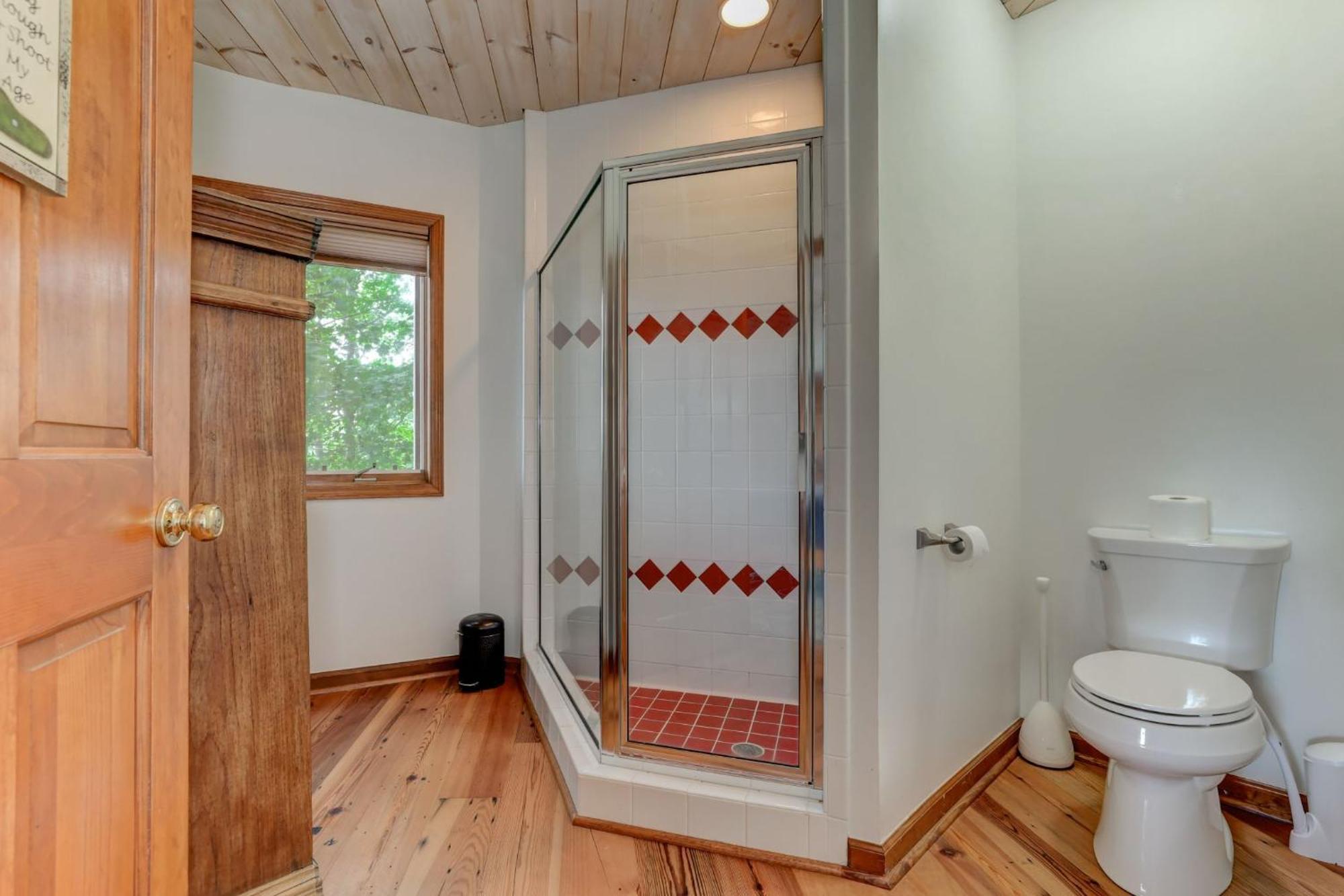 Falken Haus - Relax In Seclusion With Panoramic Lake Views Jasper Exterior photo
