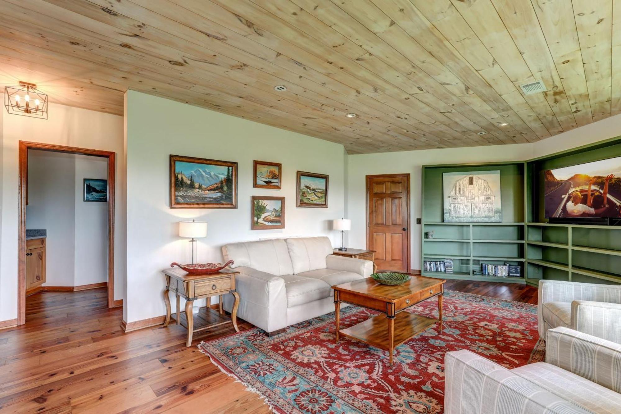 Falken Haus - Relax In Seclusion With Panoramic Lake Views Jasper Exterior photo