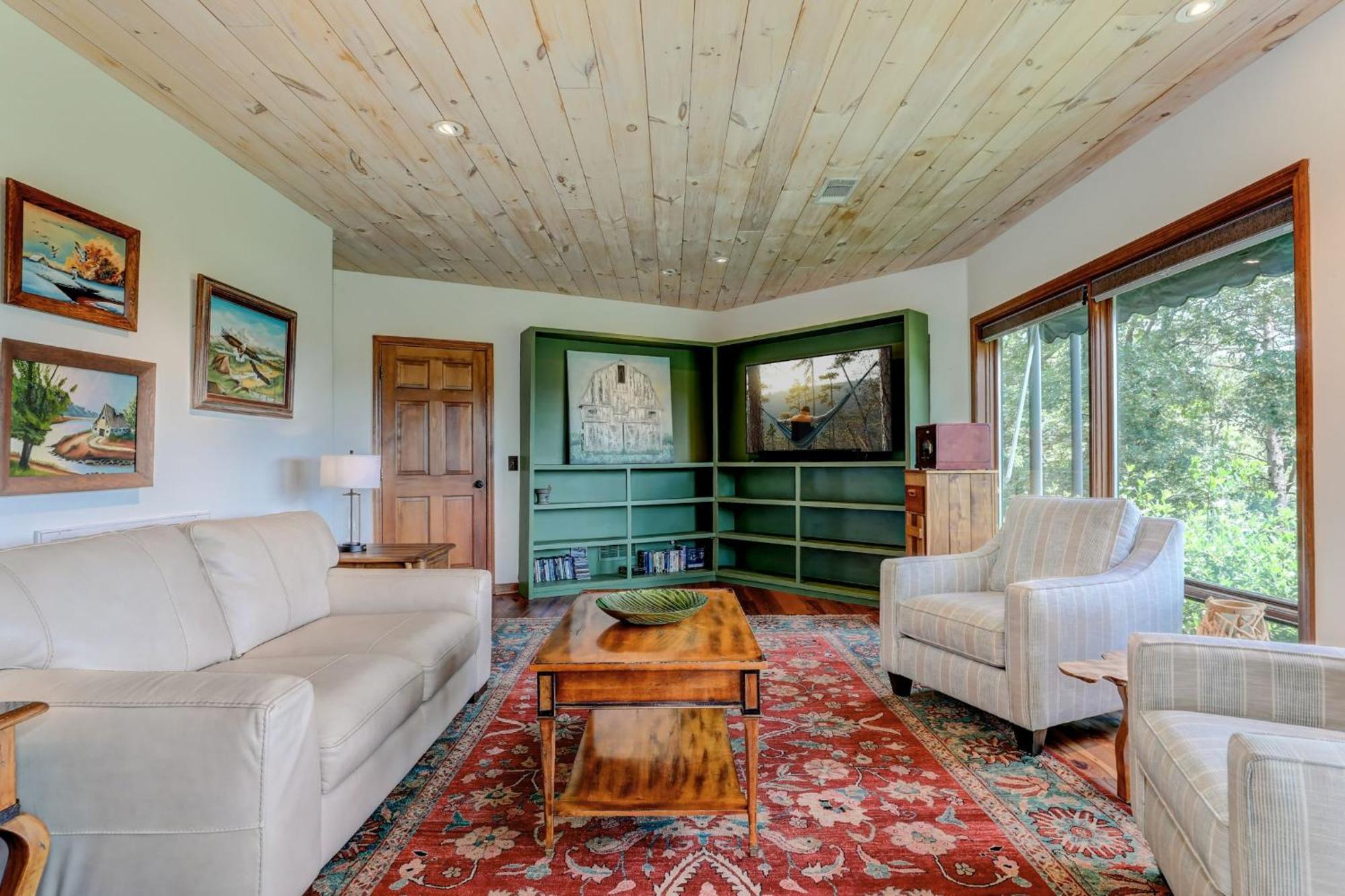 Falken Haus - Relax In Seclusion With Panoramic Lake Views Jasper Exterior photo