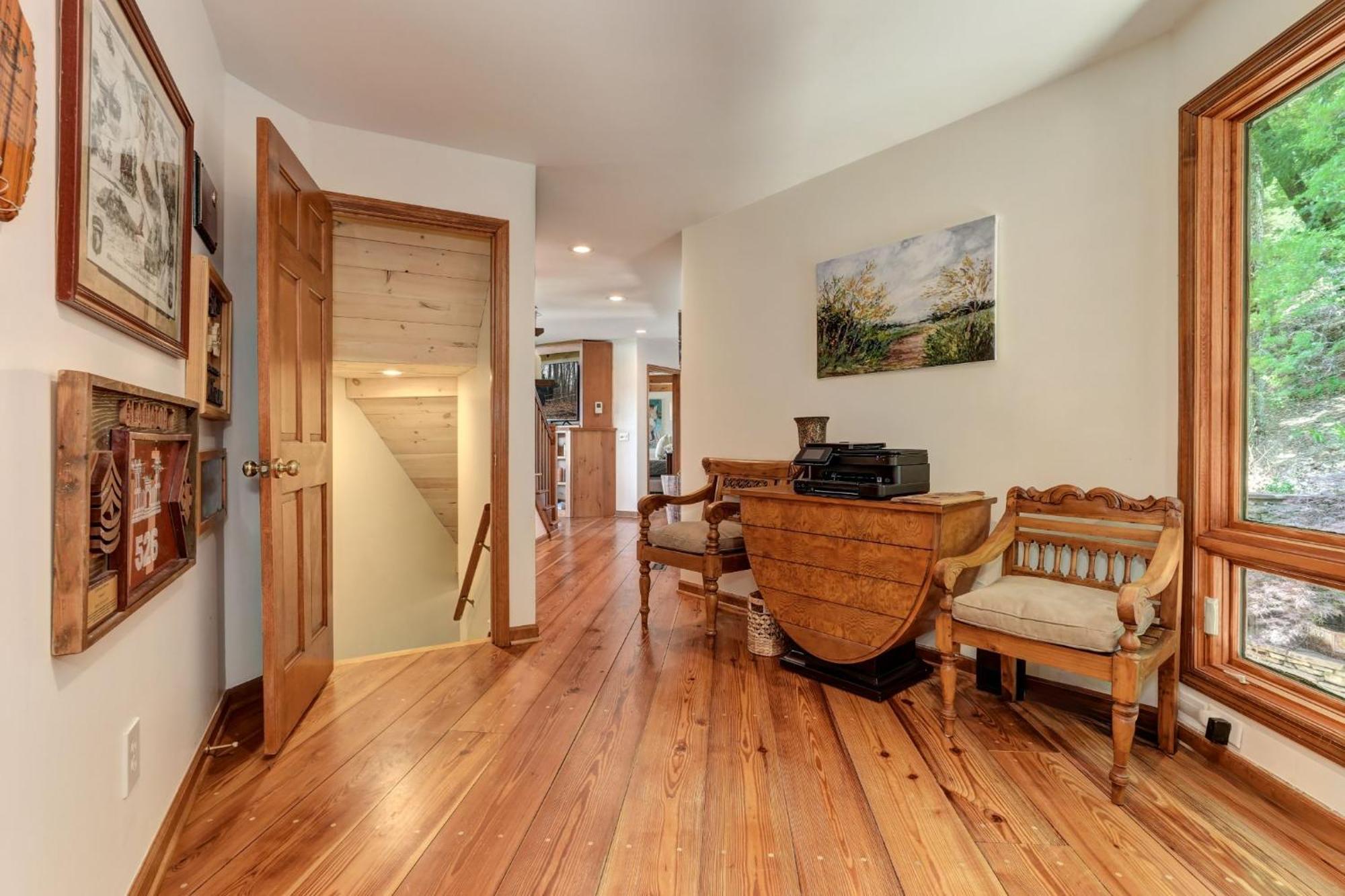 Falken Haus - Relax In Seclusion With Panoramic Lake Views Jasper Exterior photo