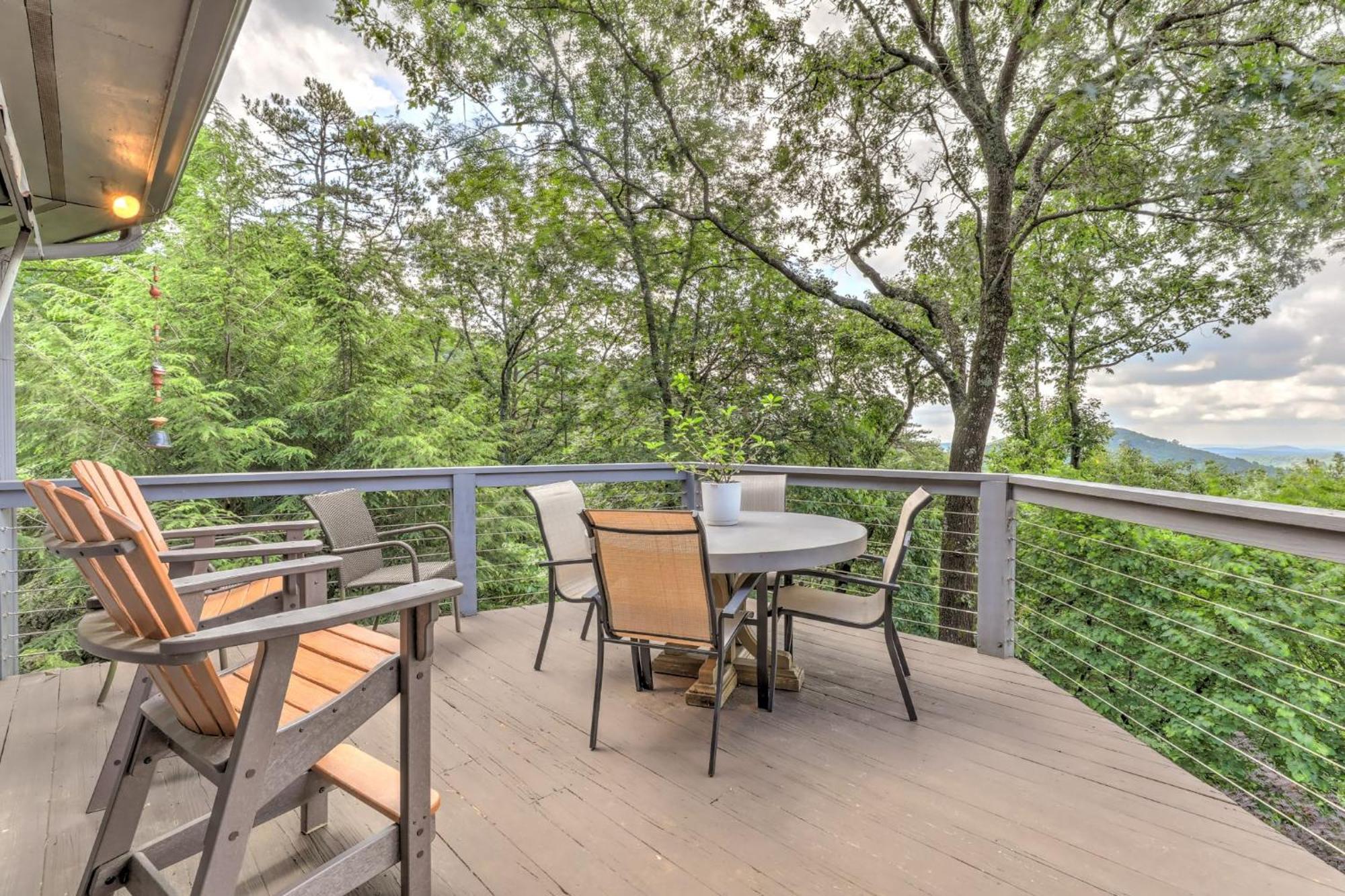 Falken Haus - Relax In Seclusion With Panoramic Lake Views Jasper Exterior photo