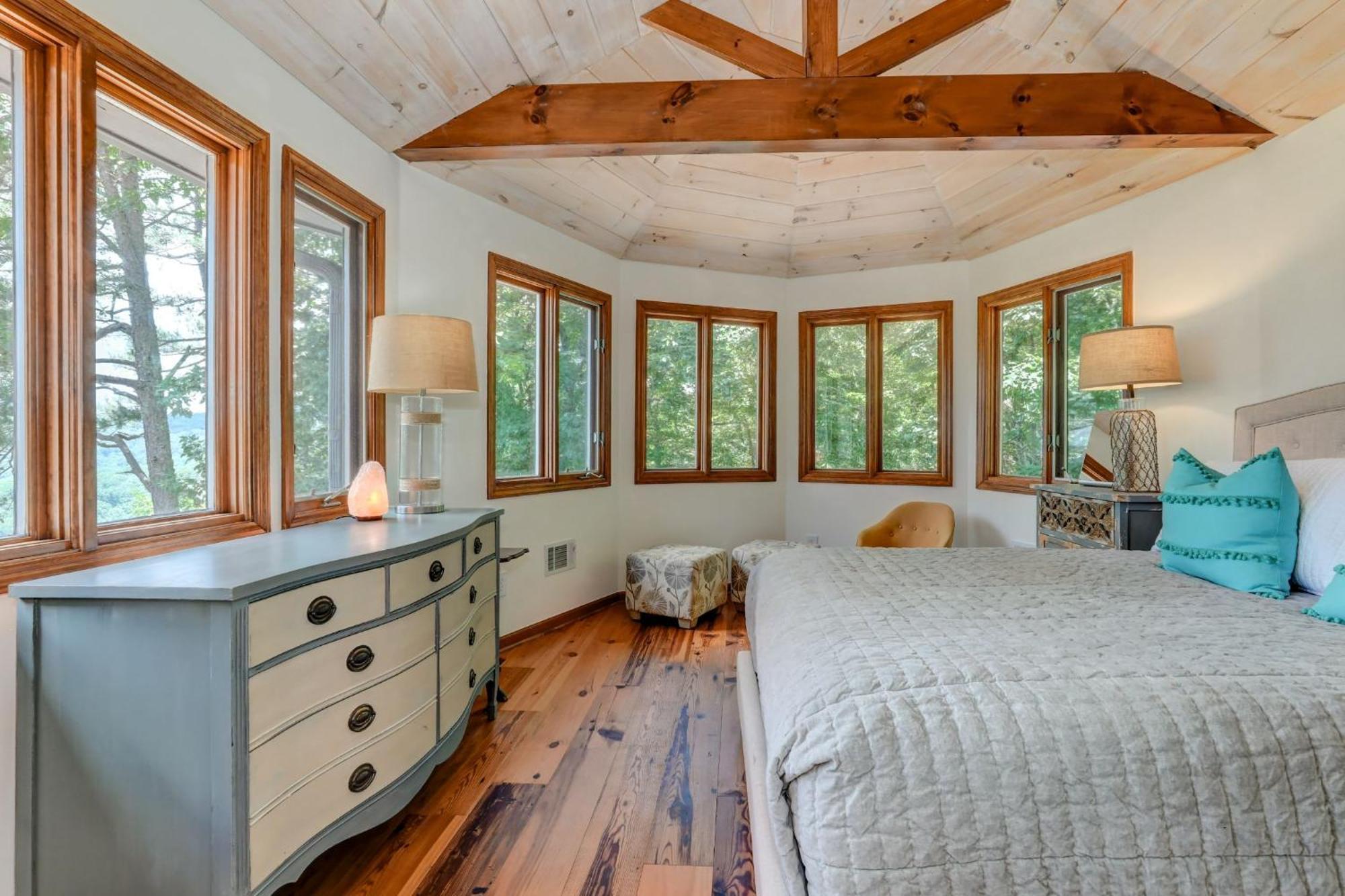 Falken Haus - Relax In Seclusion With Panoramic Lake Views Jasper Exterior photo