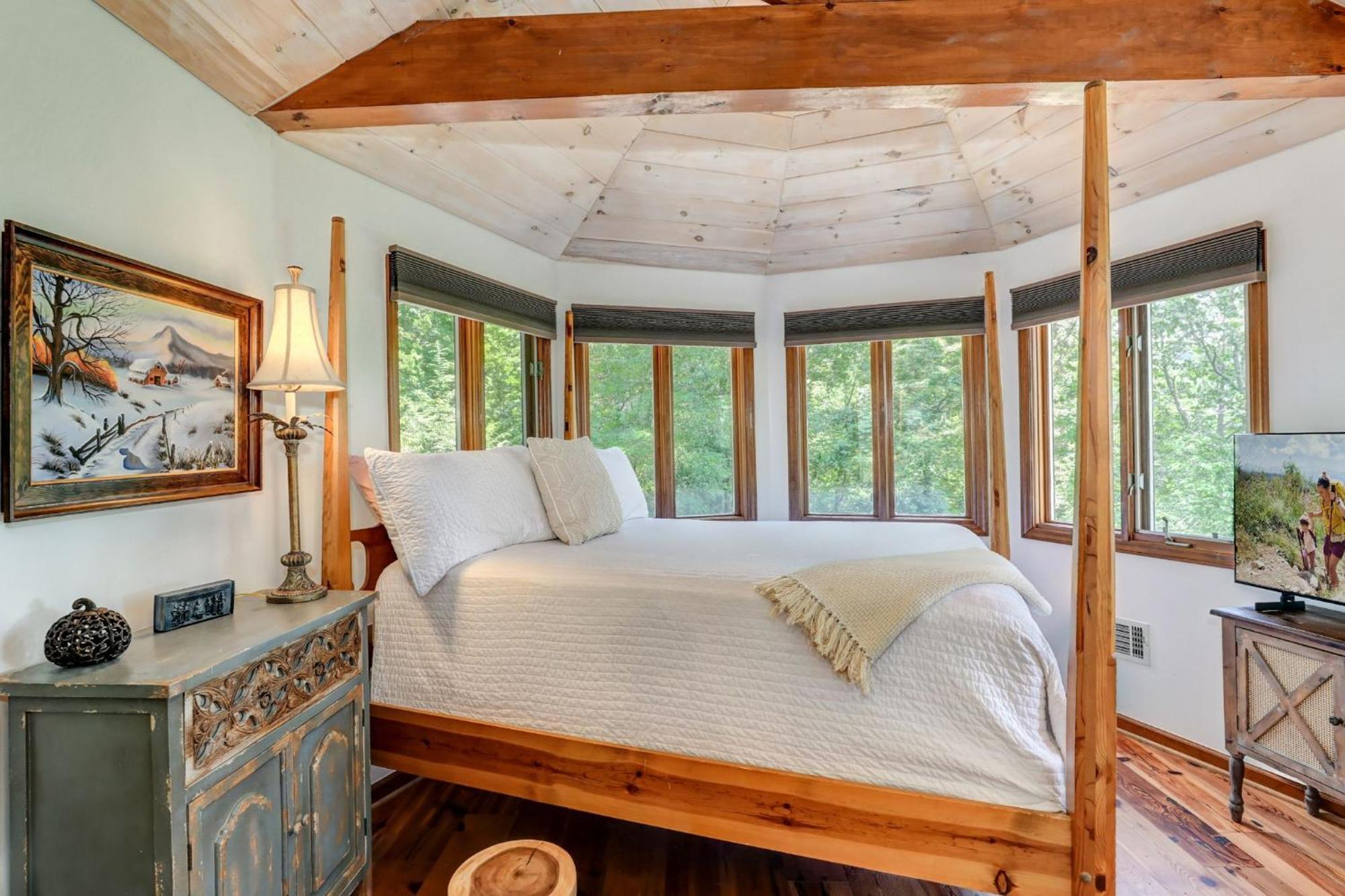 Falken Haus - Relax In Seclusion With Panoramic Lake Views Jasper Exterior photo