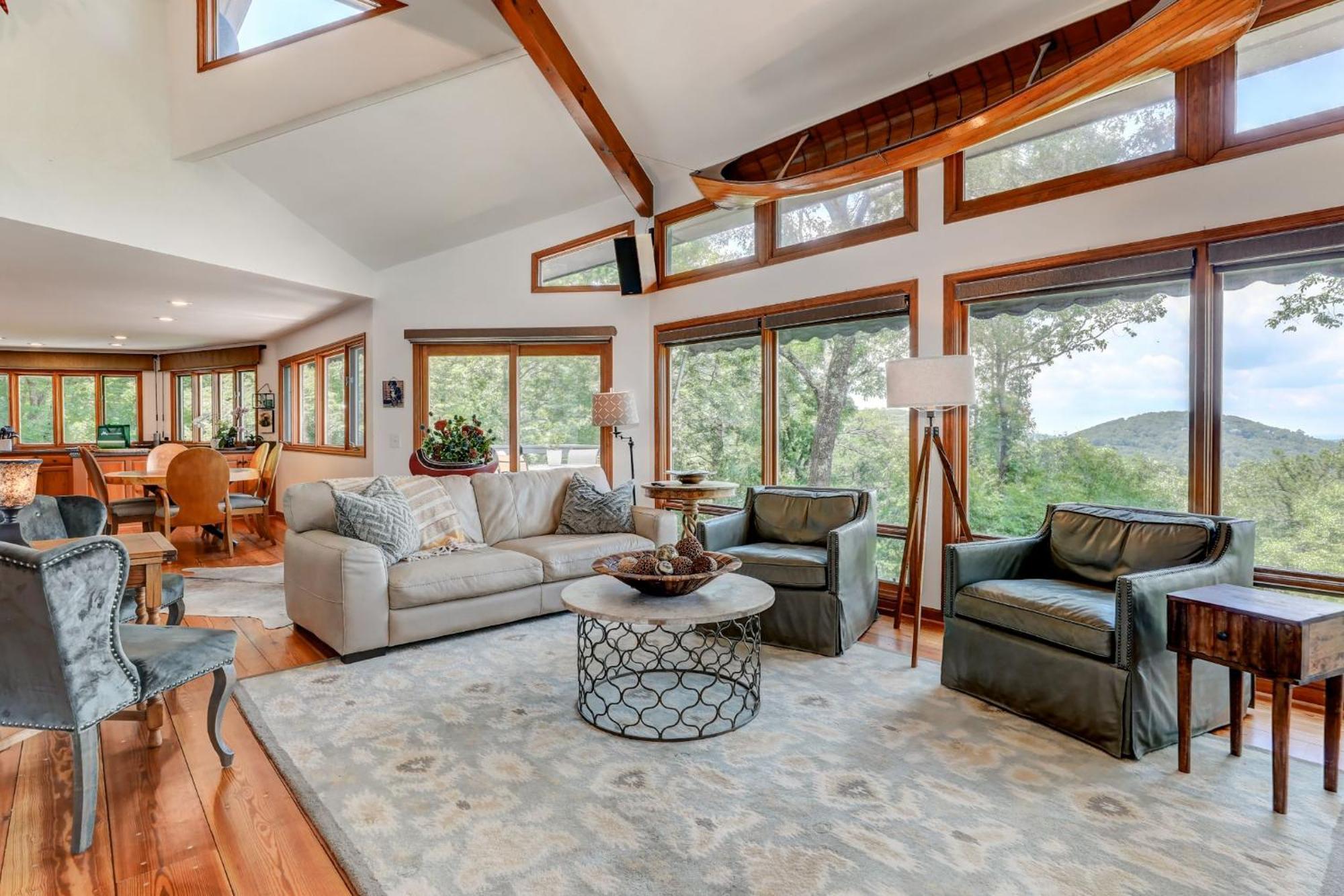 Falken Haus - Relax In Seclusion With Panoramic Lake Views Jasper Exterior photo