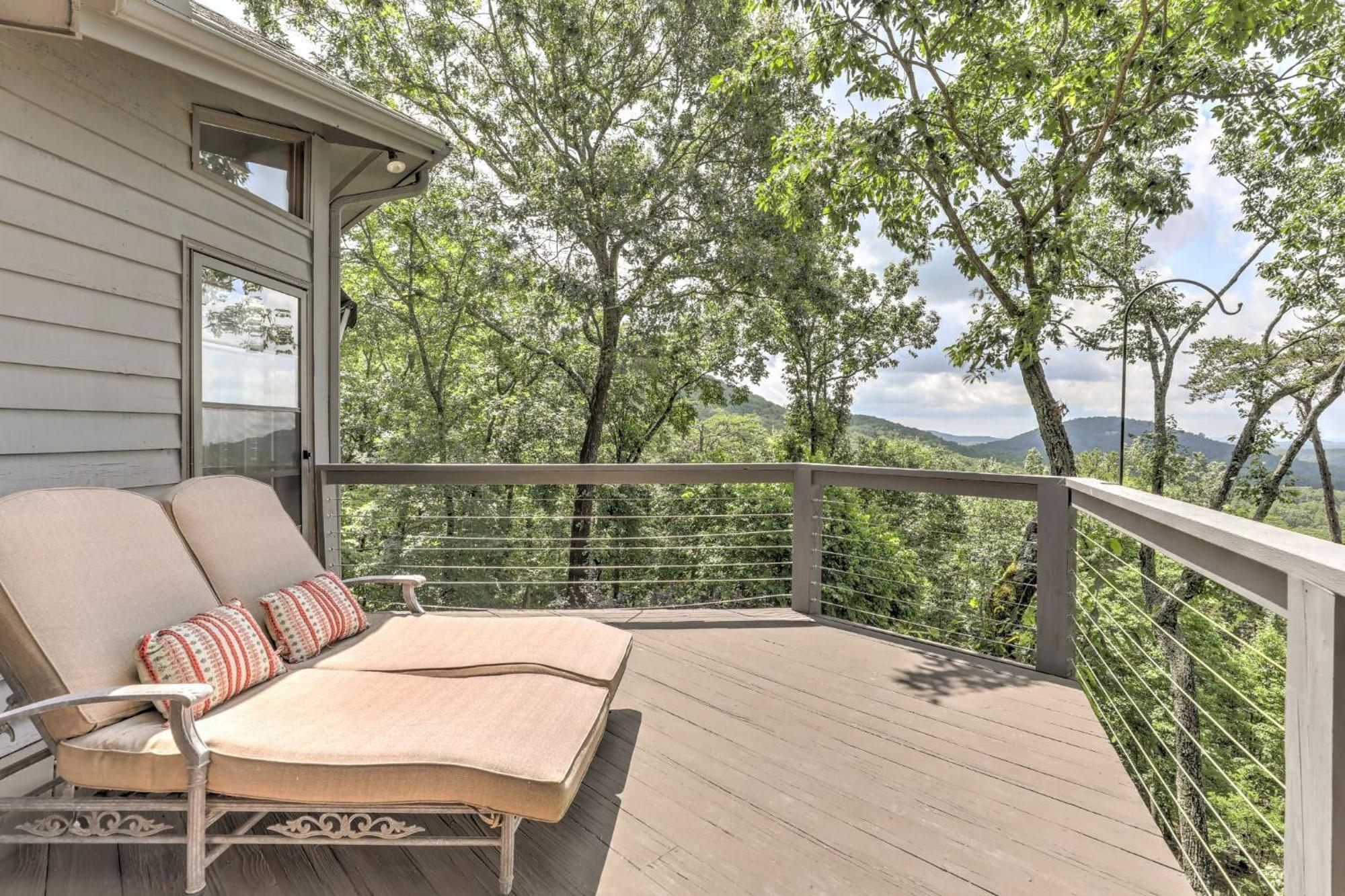Falken Haus - Relax In Seclusion With Panoramic Lake Views Jasper Exterior photo