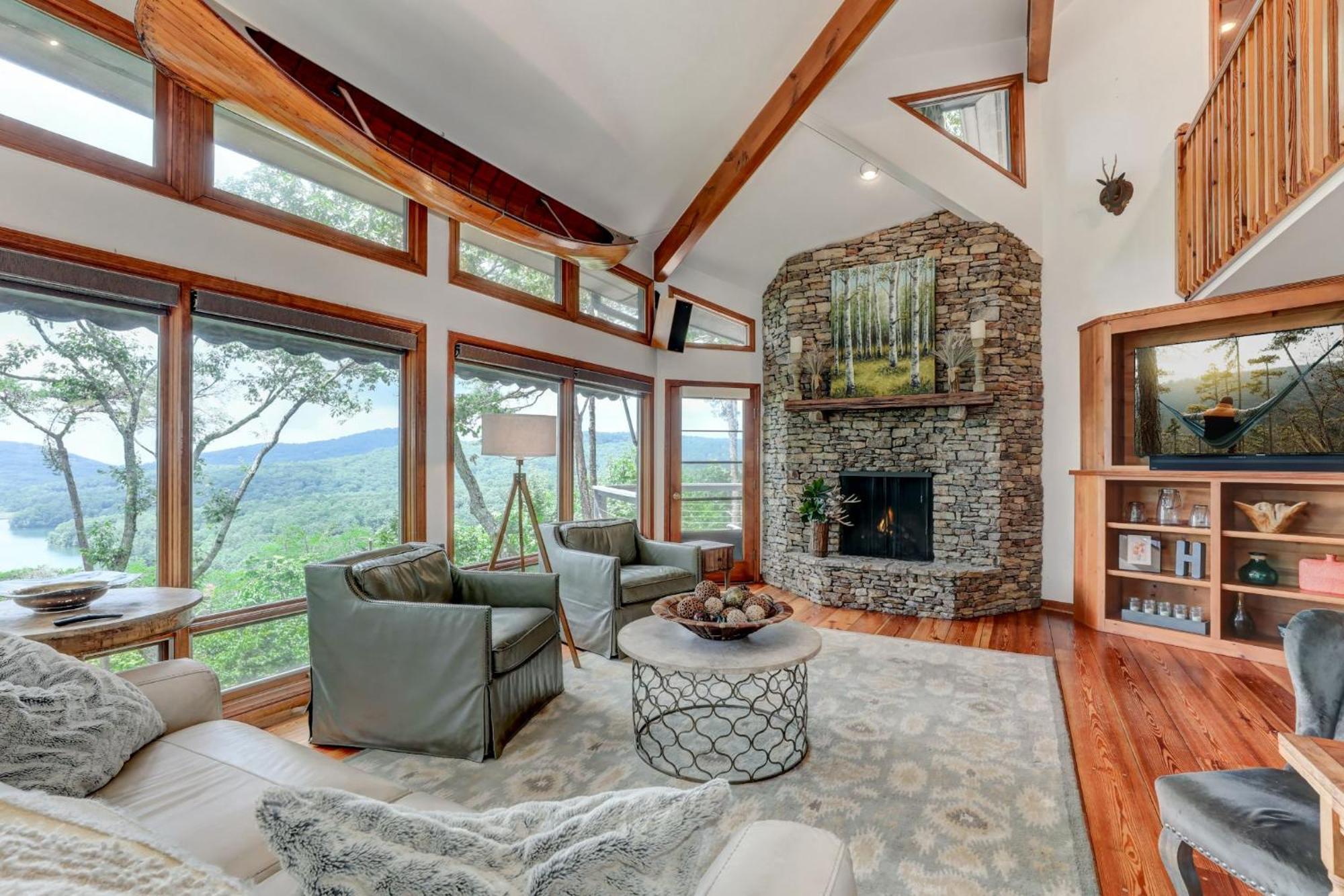 Falken Haus - Relax In Seclusion With Panoramic Lake Views Jasper Exterior photo